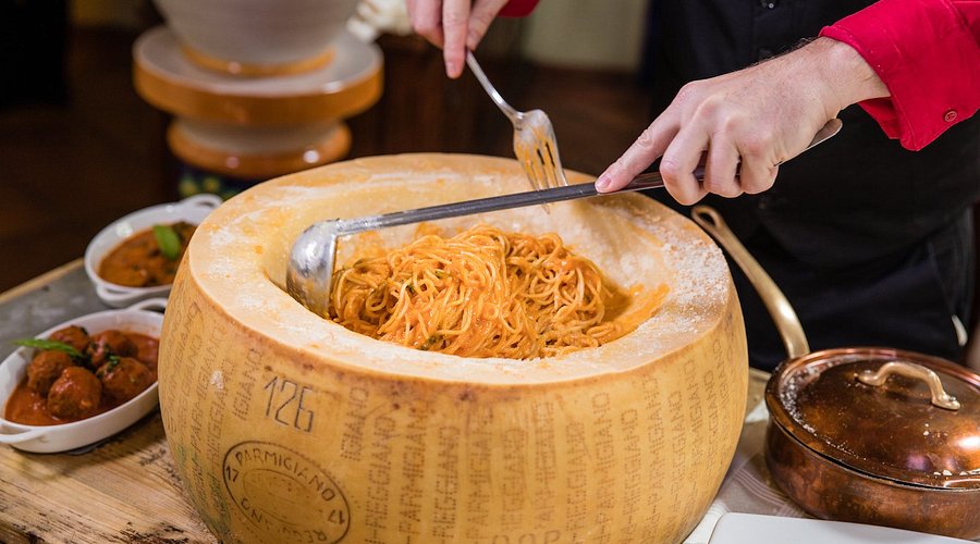 Gianni's Ristorante Italiano signature dishes Spaghetti al Formaggio ParmigianoOsso BucoLinguine with Clams